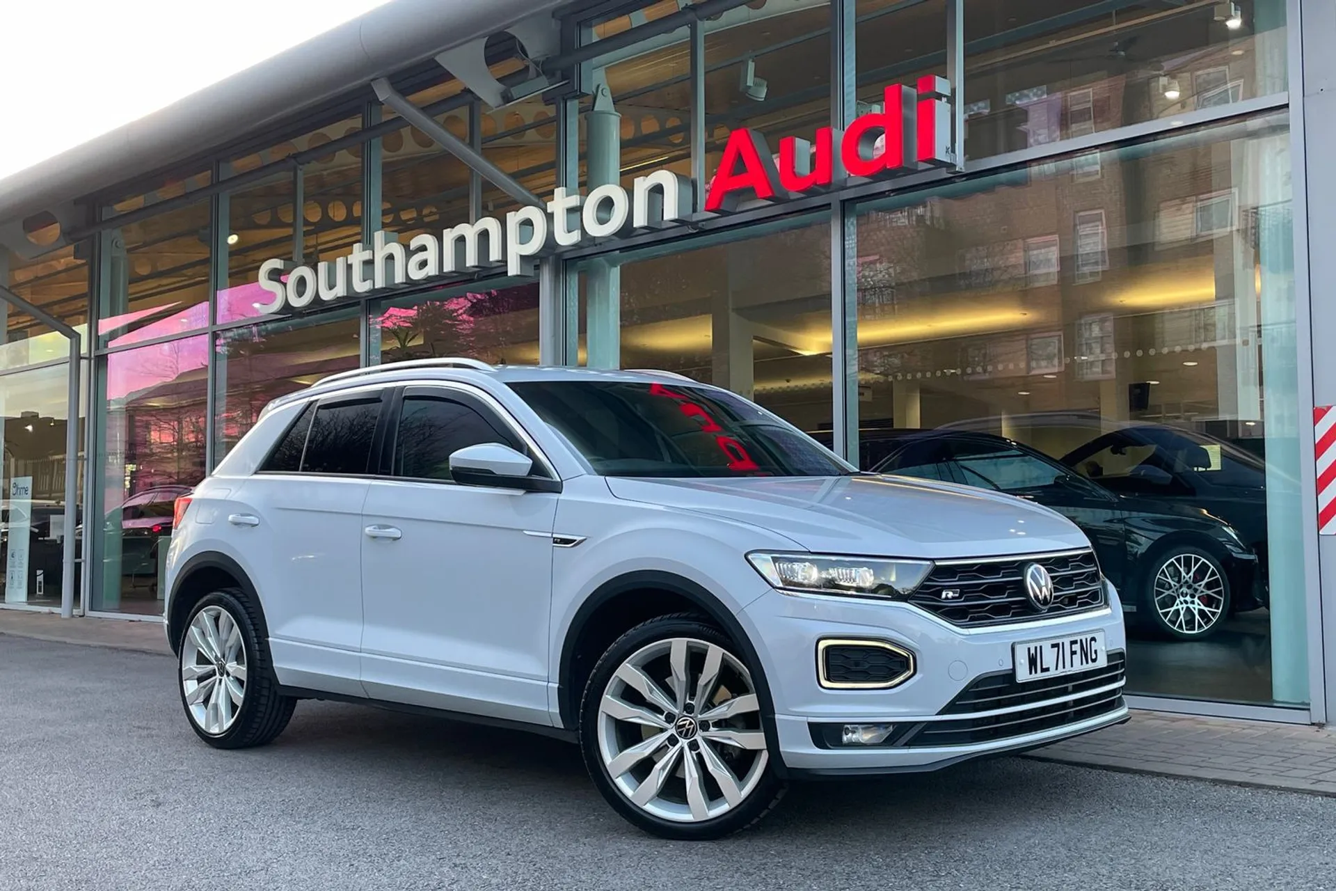 VOLKSWAGEN T-ROC focused image
