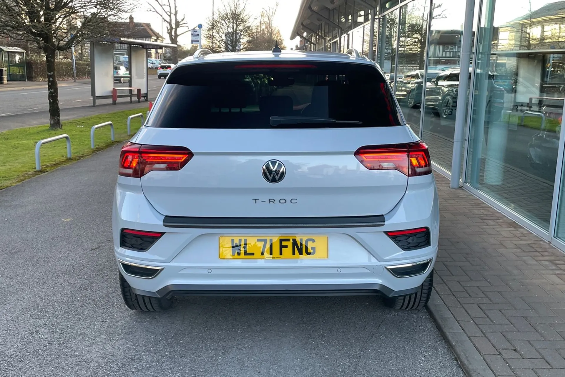 VOLKSWAGEN T-ROC thumbnail image number 5
