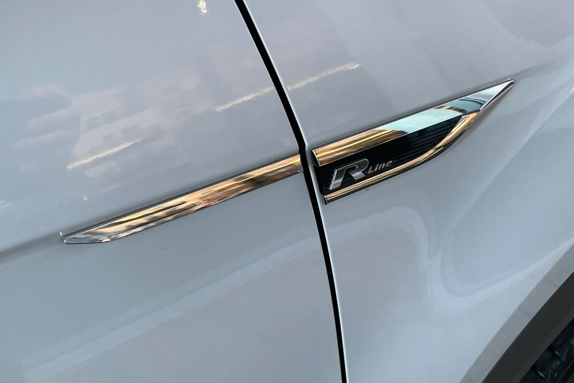 VOLKSWAGEN T-ROC thumbnail image number 52