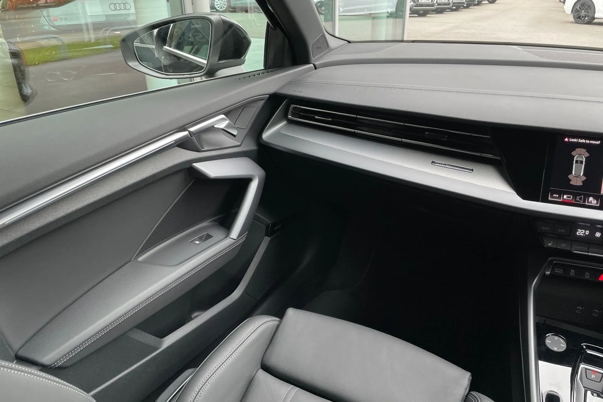 Audi A3 thumbnail image number 31