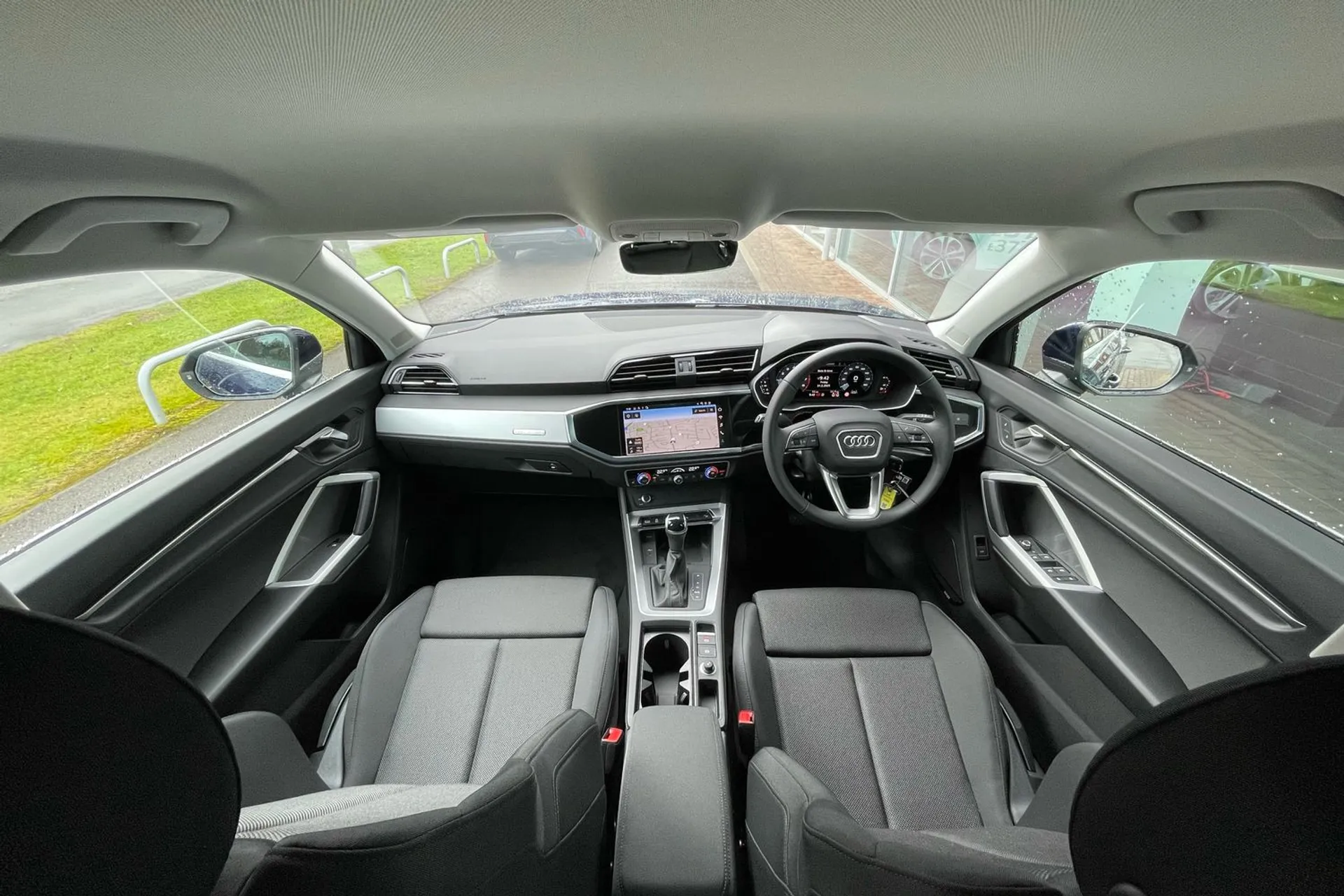 Audi Q3 thumbnail image number 3