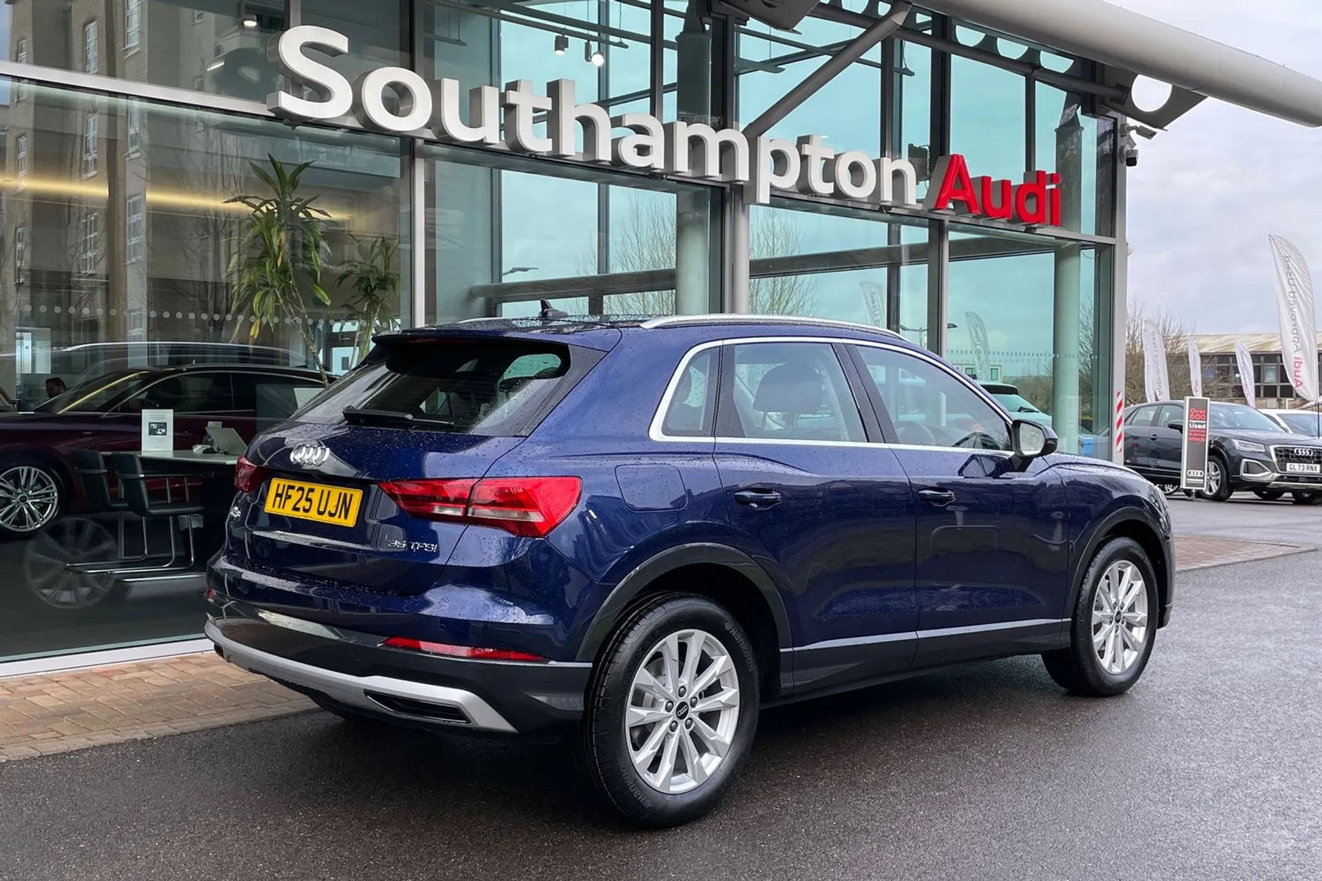 Audi Q3 thumbnail image number 10