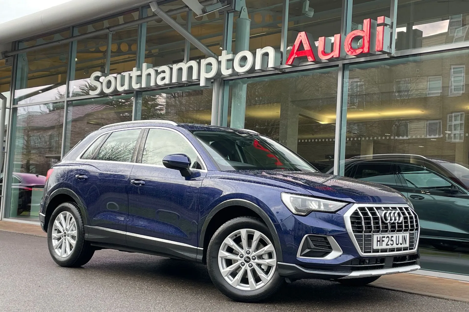 Audi Q3 focused image