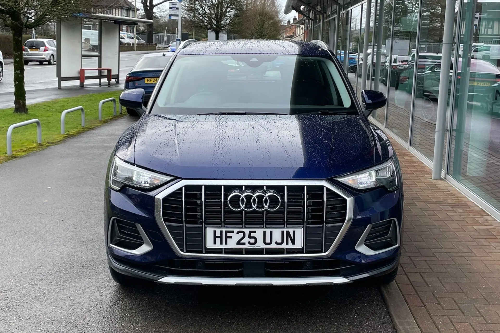 Audi Q3 thumbnail image number 14