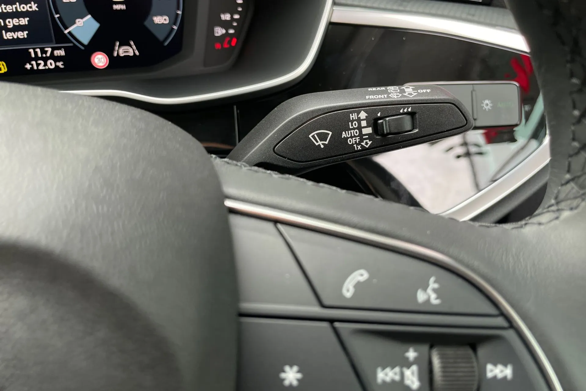 Audi Q3 thumbnail image number 58