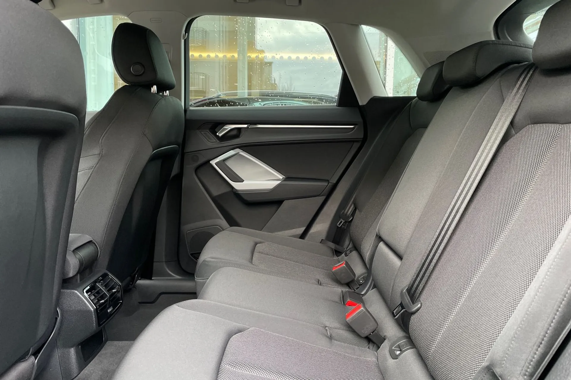 Audi Q3 thumbnail image number 29