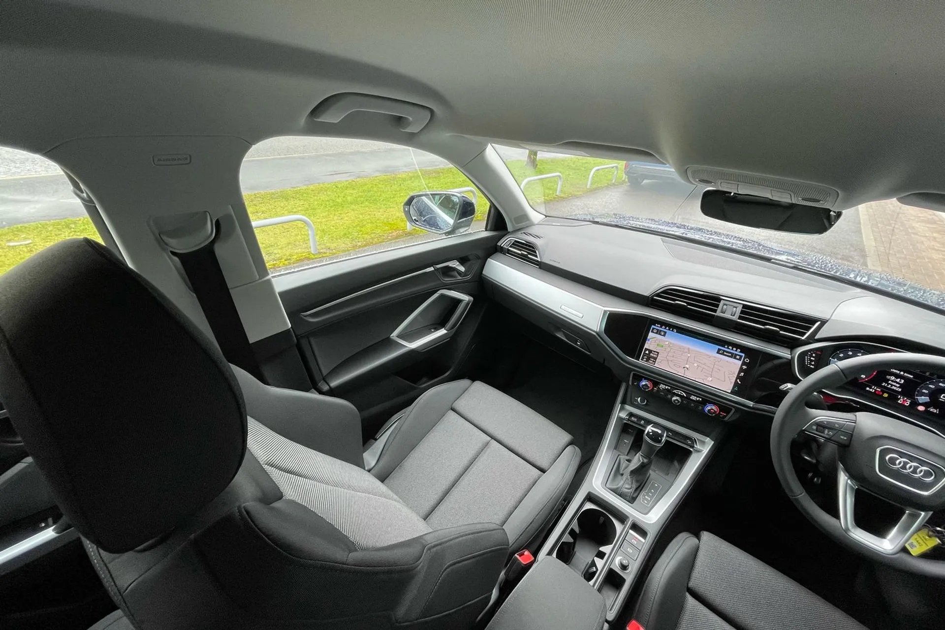 Audi Q3 thumbnail image number 31