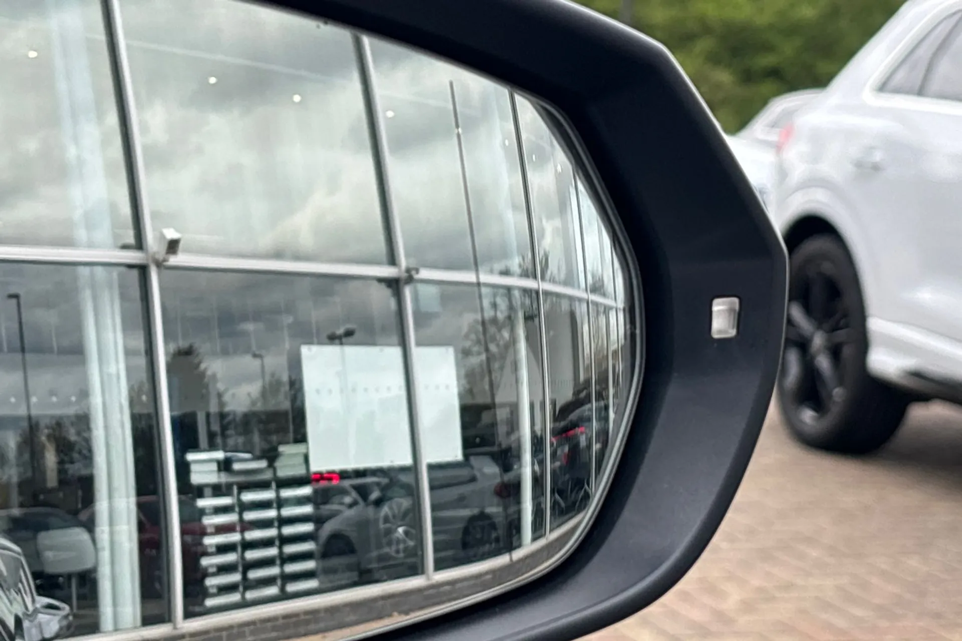 Audi Q3 thumbnail image number 46