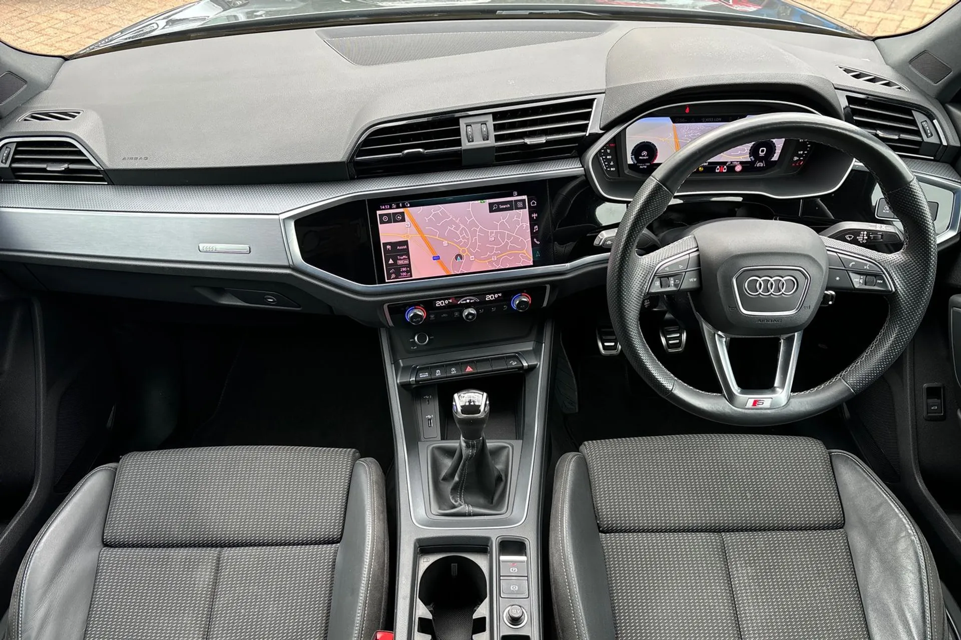 Audi Q3 thumbnail image number 31