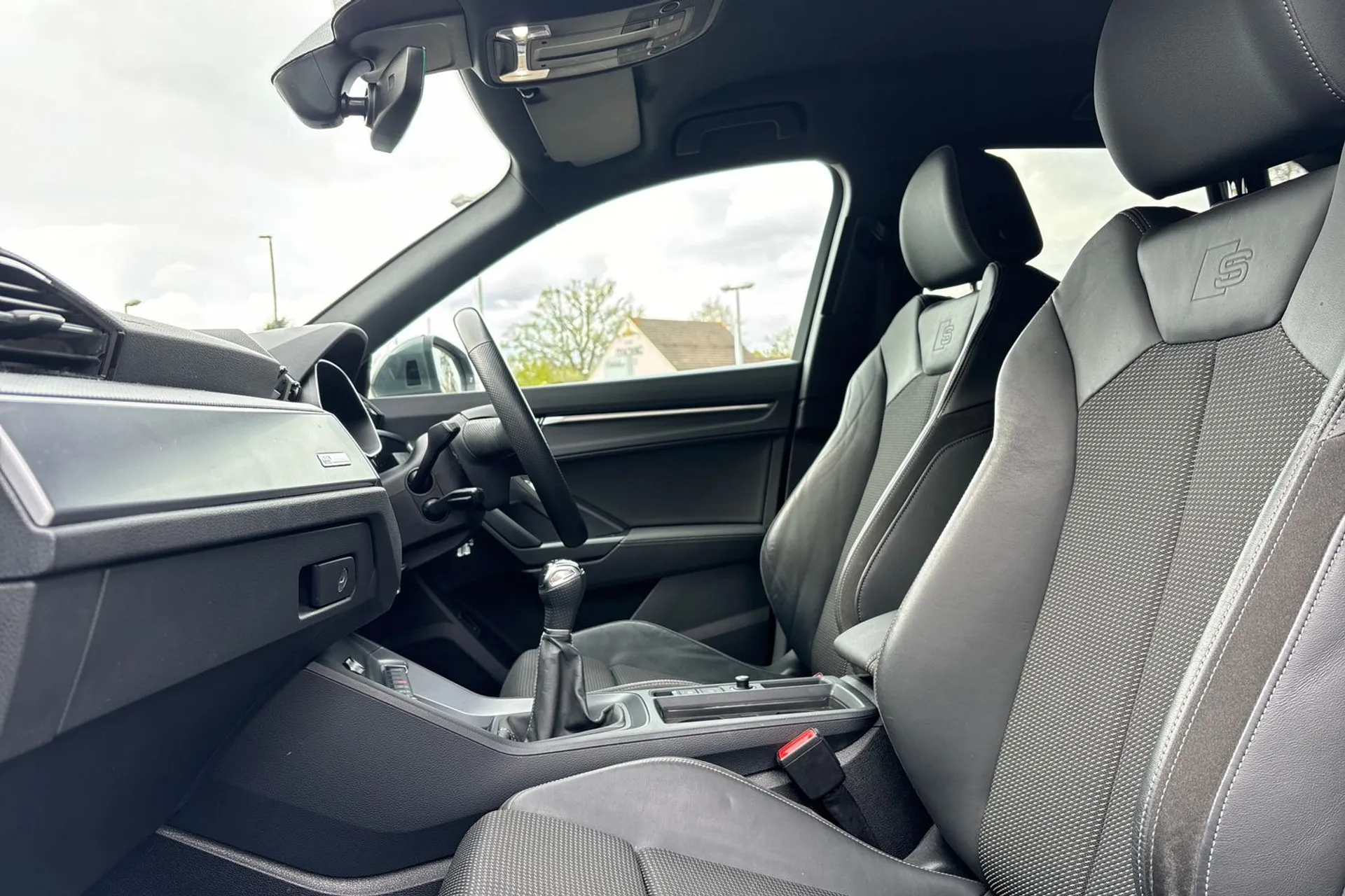 Audi Q3 thumbnail image number 27