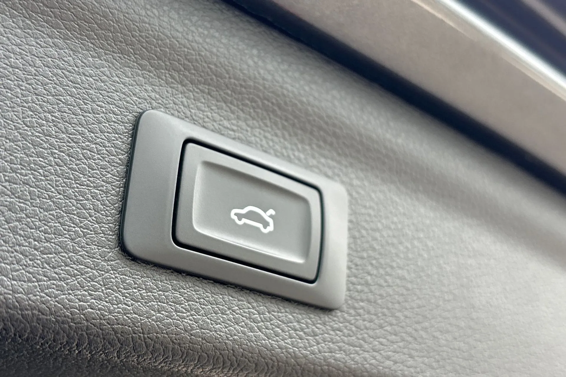 Audi Q3 thumbnail image number 19
