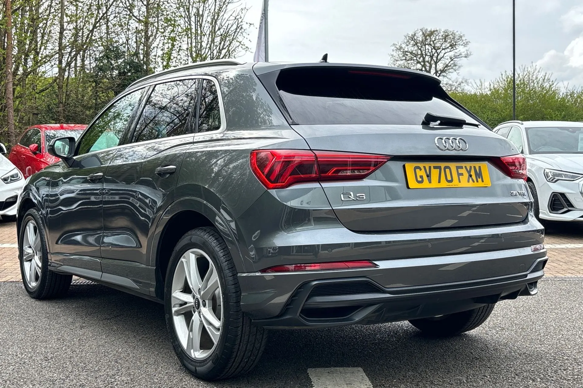Audi Q3 thumbnail image number 6