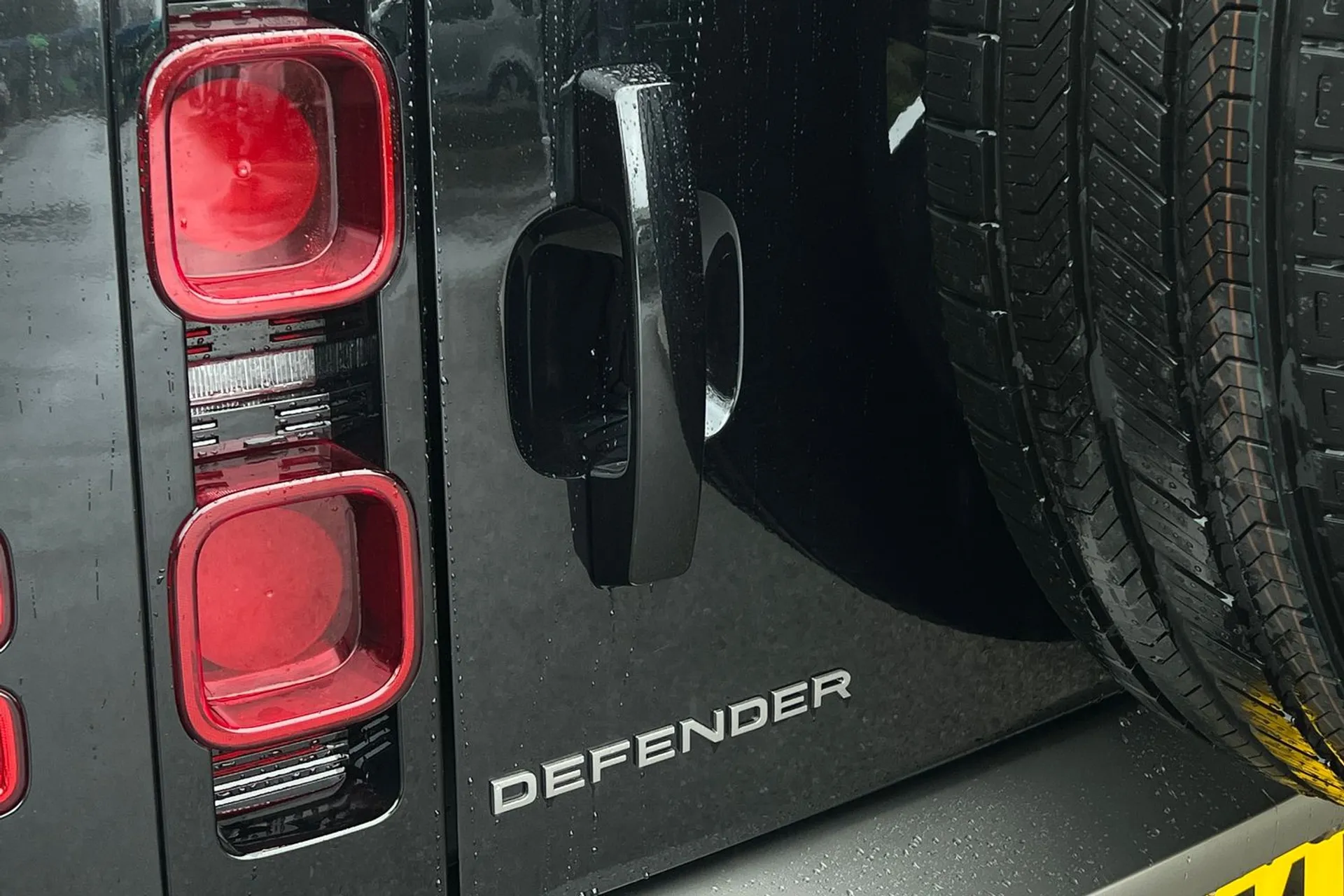 LAND ROVER DEFENDER thumbnail image number 36