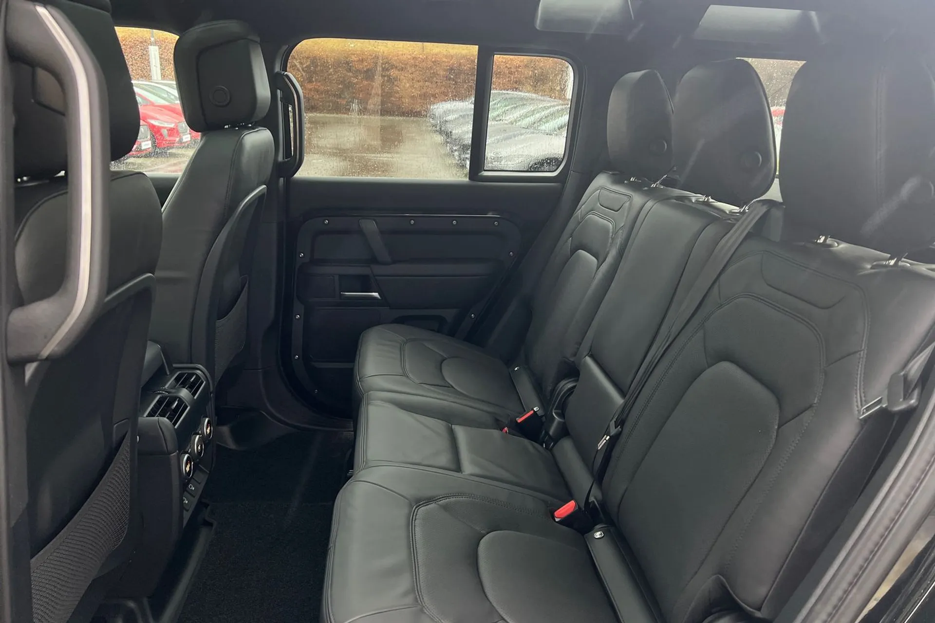 LAND ROVER DEFENDER thumbnail image number 51