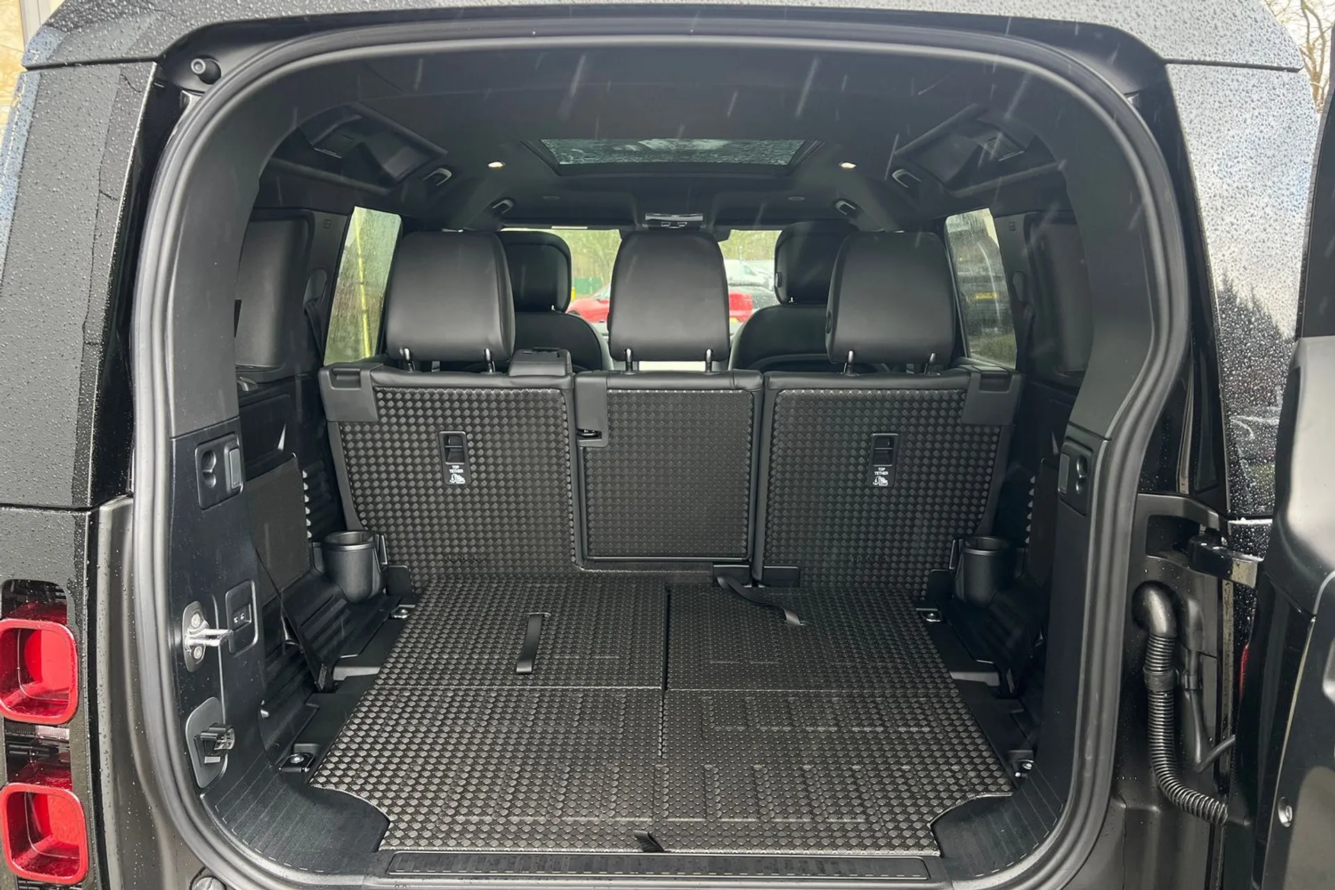 LAND ROVER DEFENDER thumbnail image number 35