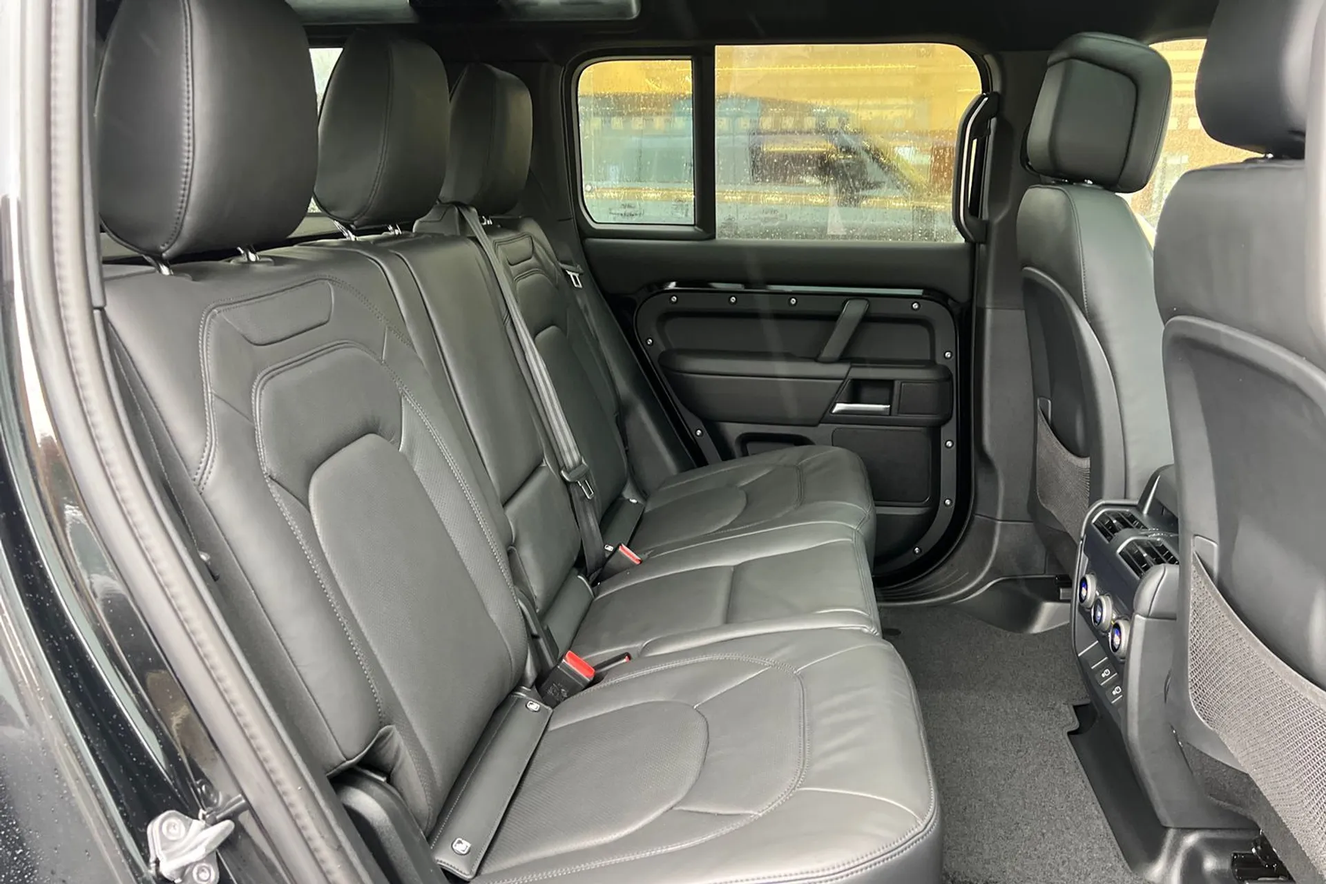 LAND ROVER DEFENDER thumbnail image number 39