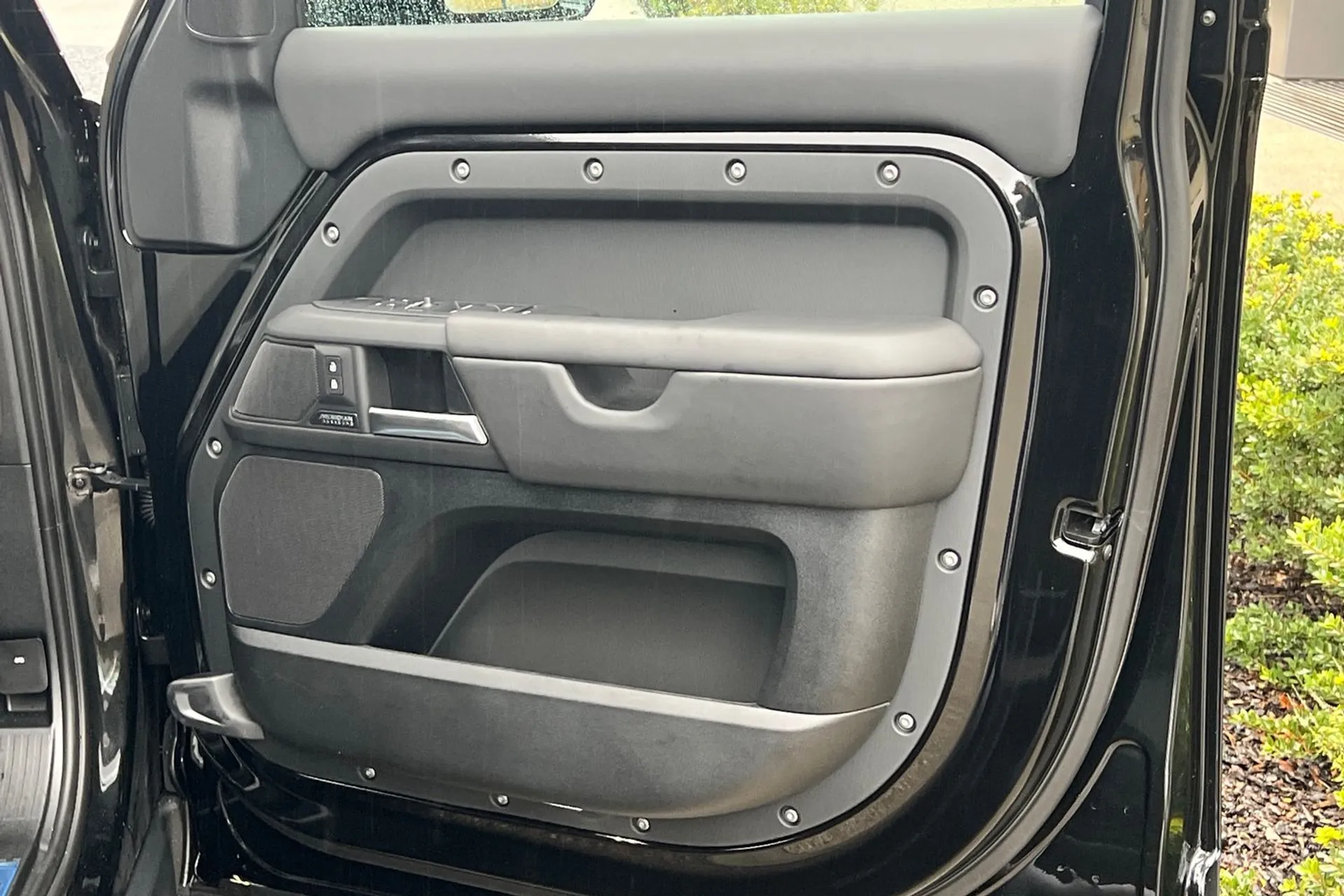 LAND ROVER DEFENDER thumbnail image number 58