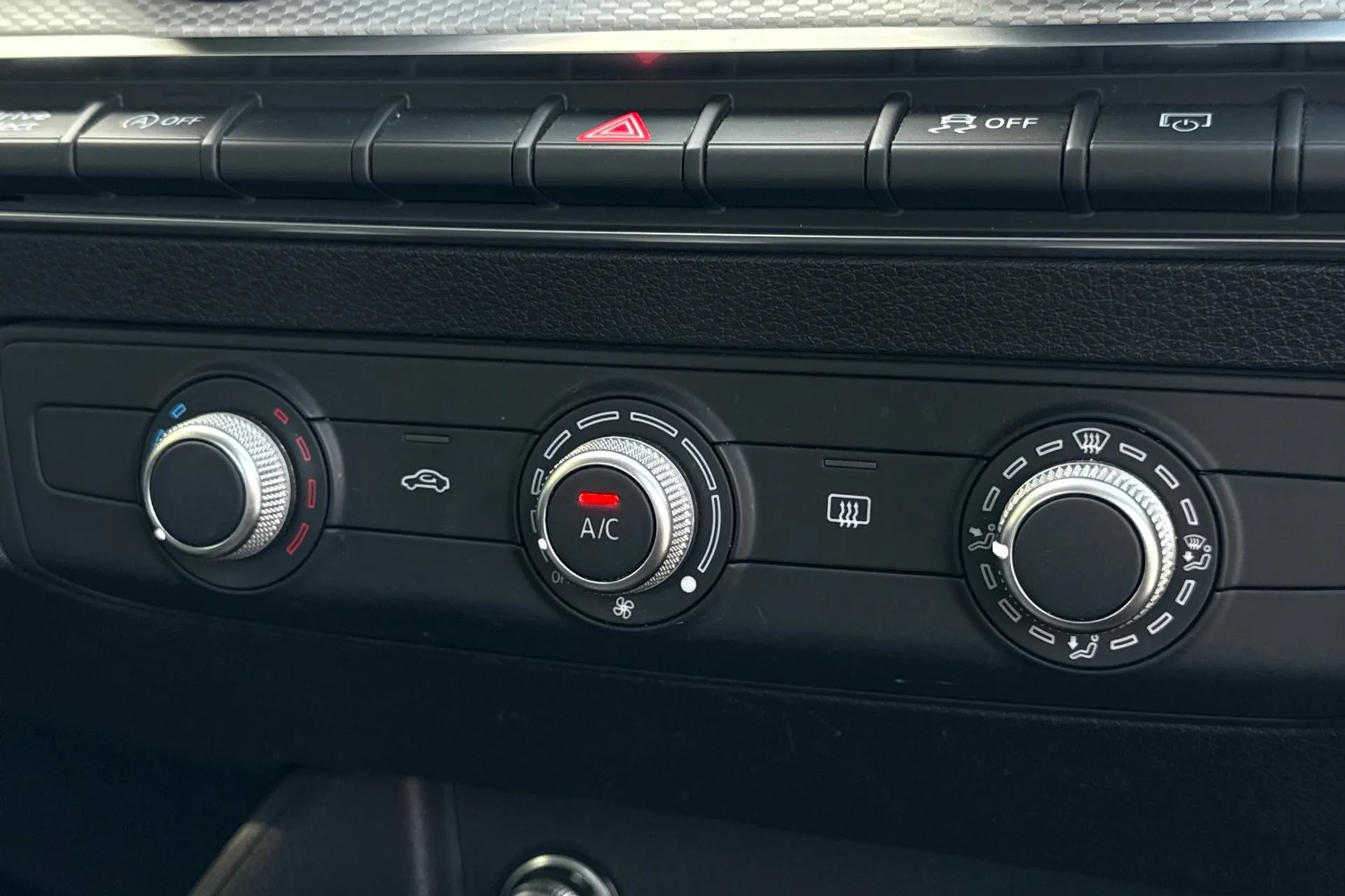 Audi Q2 thumbnail image number 38