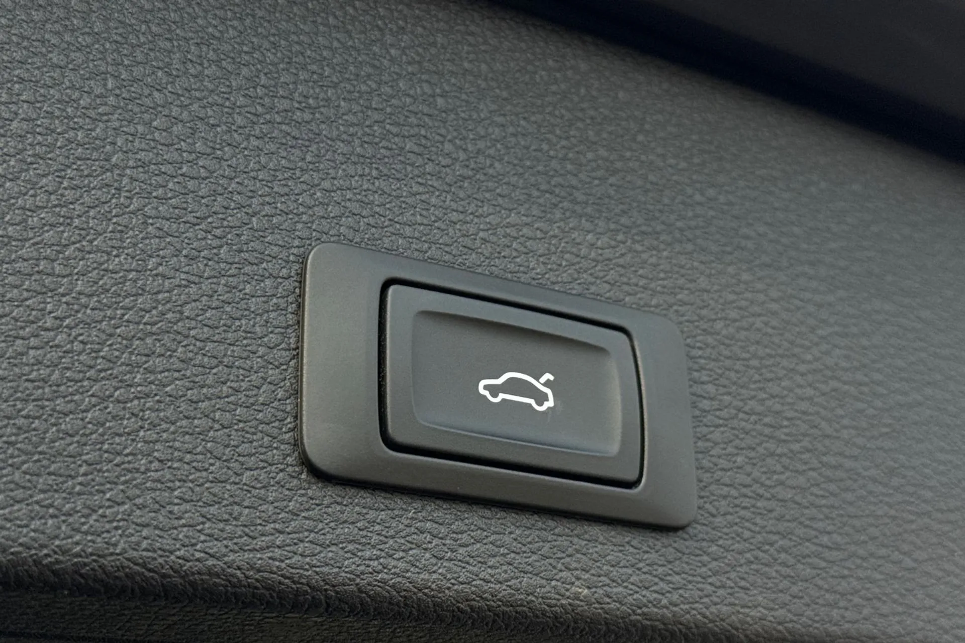 Audi Q2 thumbnail image number 19