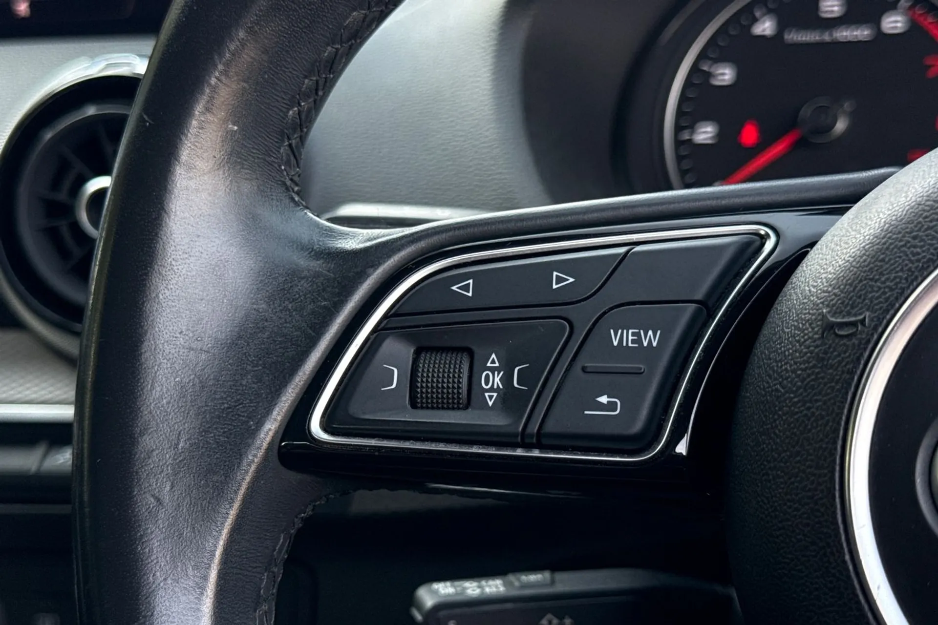 Audi Q2 thumbnail image number 34