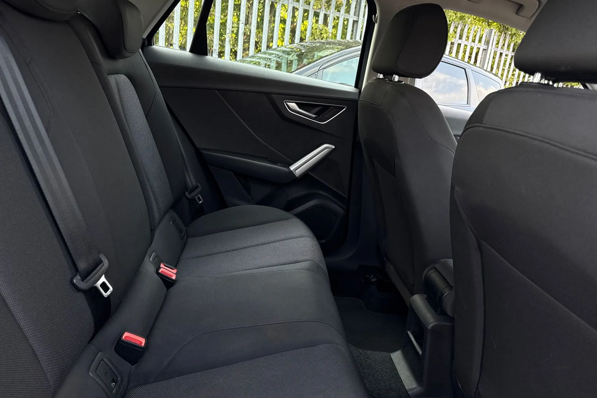 Audi Q2 thumbnail image number 21