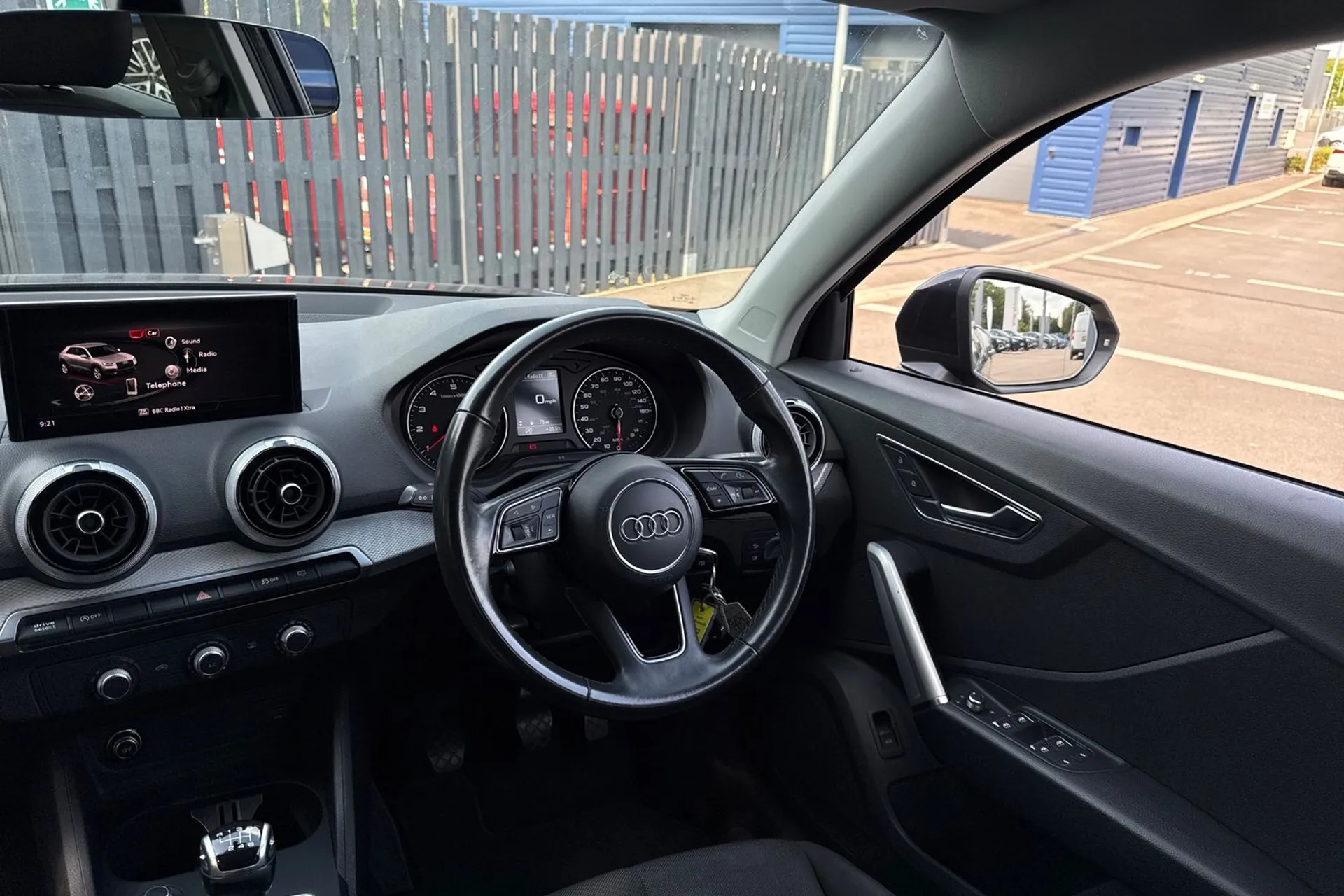 Audi Q2 thumbnail image number 32