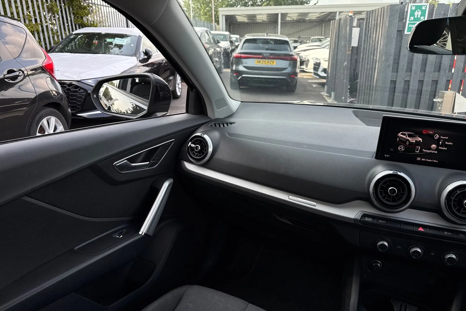 Audi Q2 thumbnail image number 31