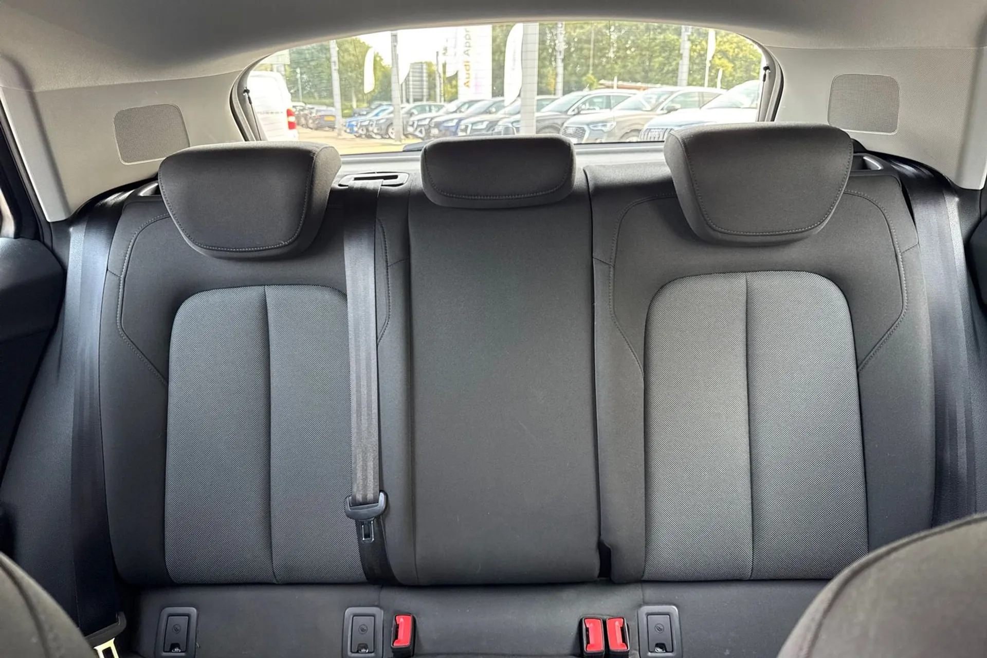Audi Q2 thumbnail image number 30