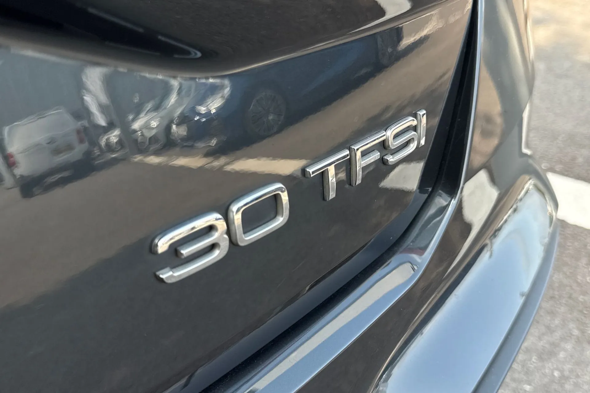 Audi Q2 thumbnail image number 17