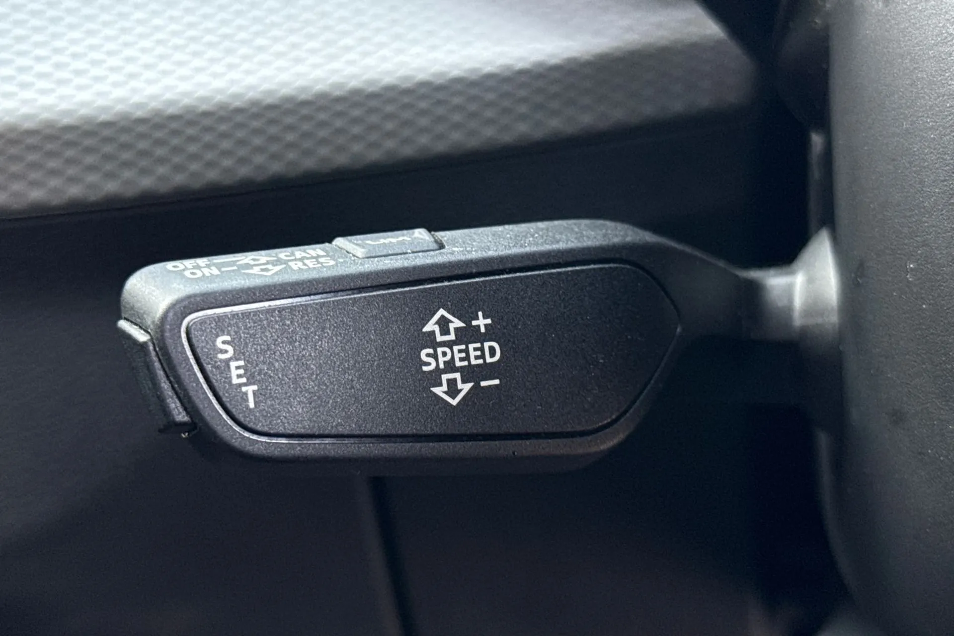 Audi Q2 thumbnail image number 36