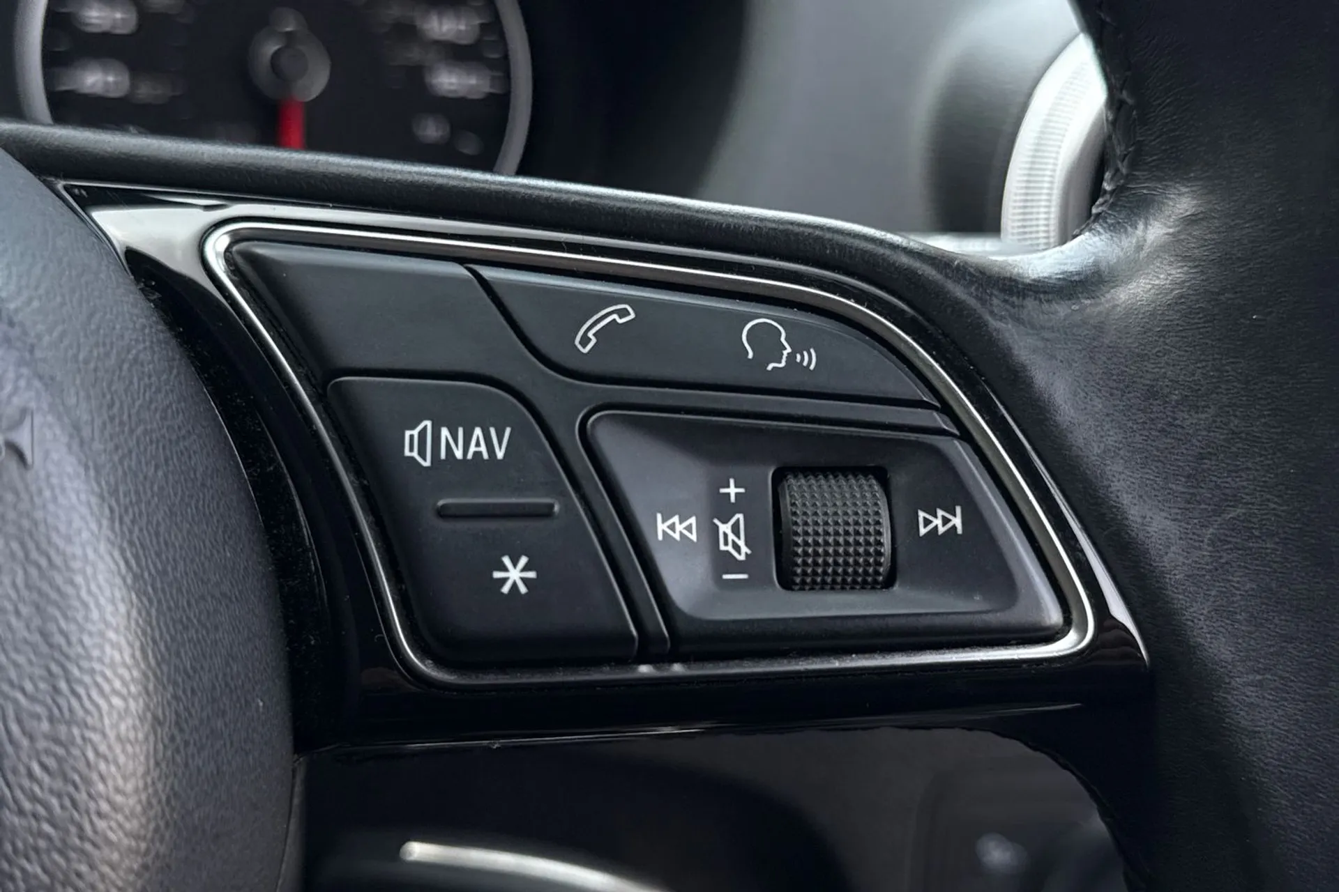 Audi Q2 thumbnail image number 35