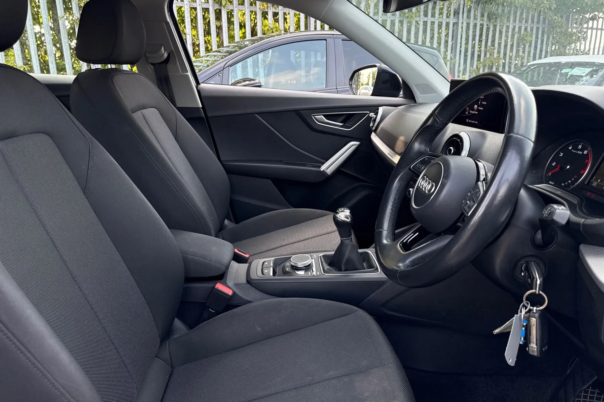 Audi Q2 thumbnail image number 24