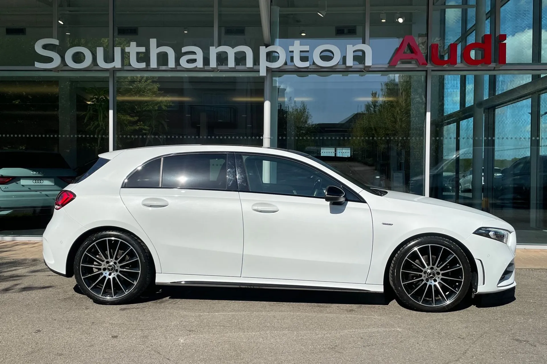 MERCEDES-BENZ A CLASS thumbnail image number 2