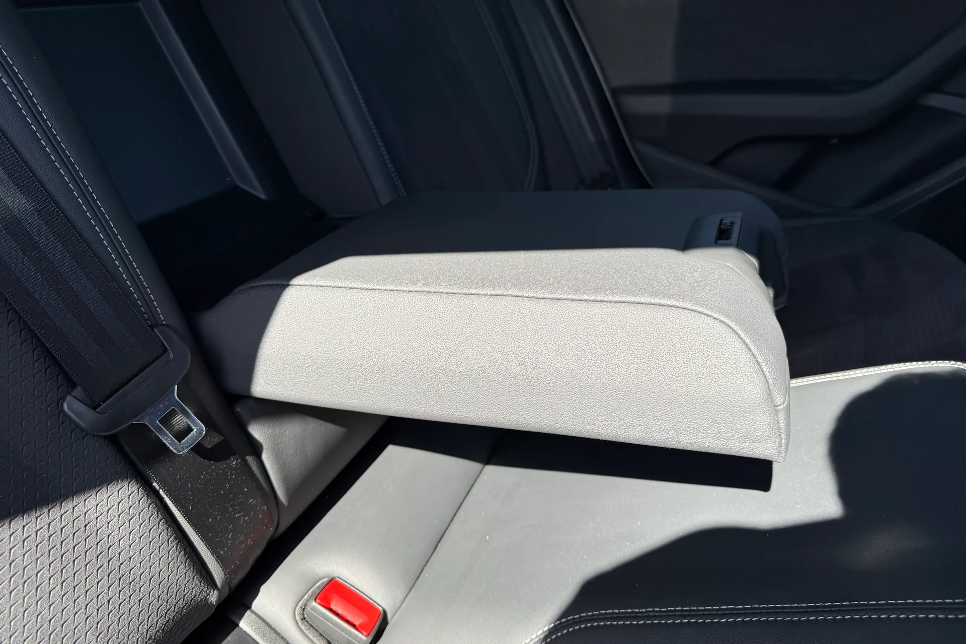 Audi A5 thumbnail image number 42