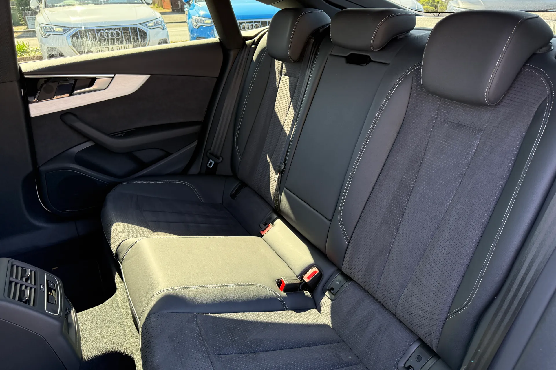 Audi A5 thumbnail image number 39