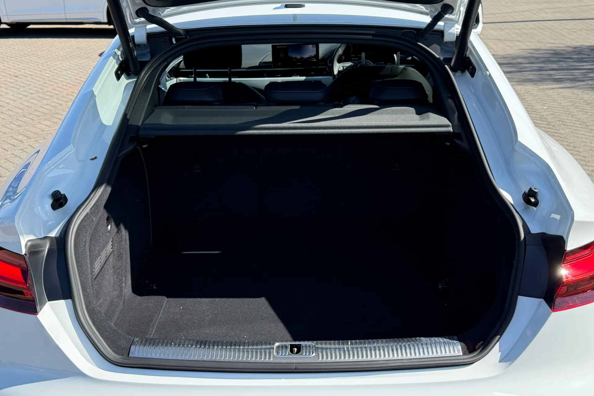 Audi A5 thumbnail image number 31