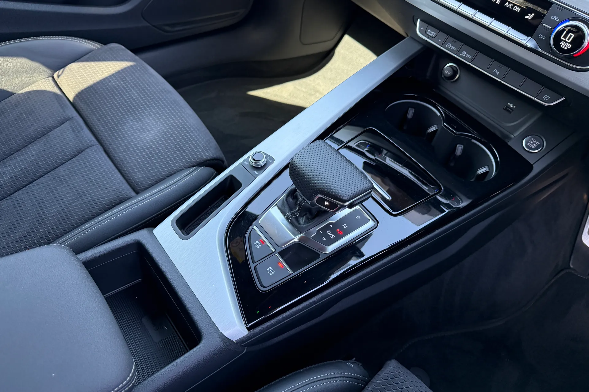 Audi A5 thumbnail image number 36