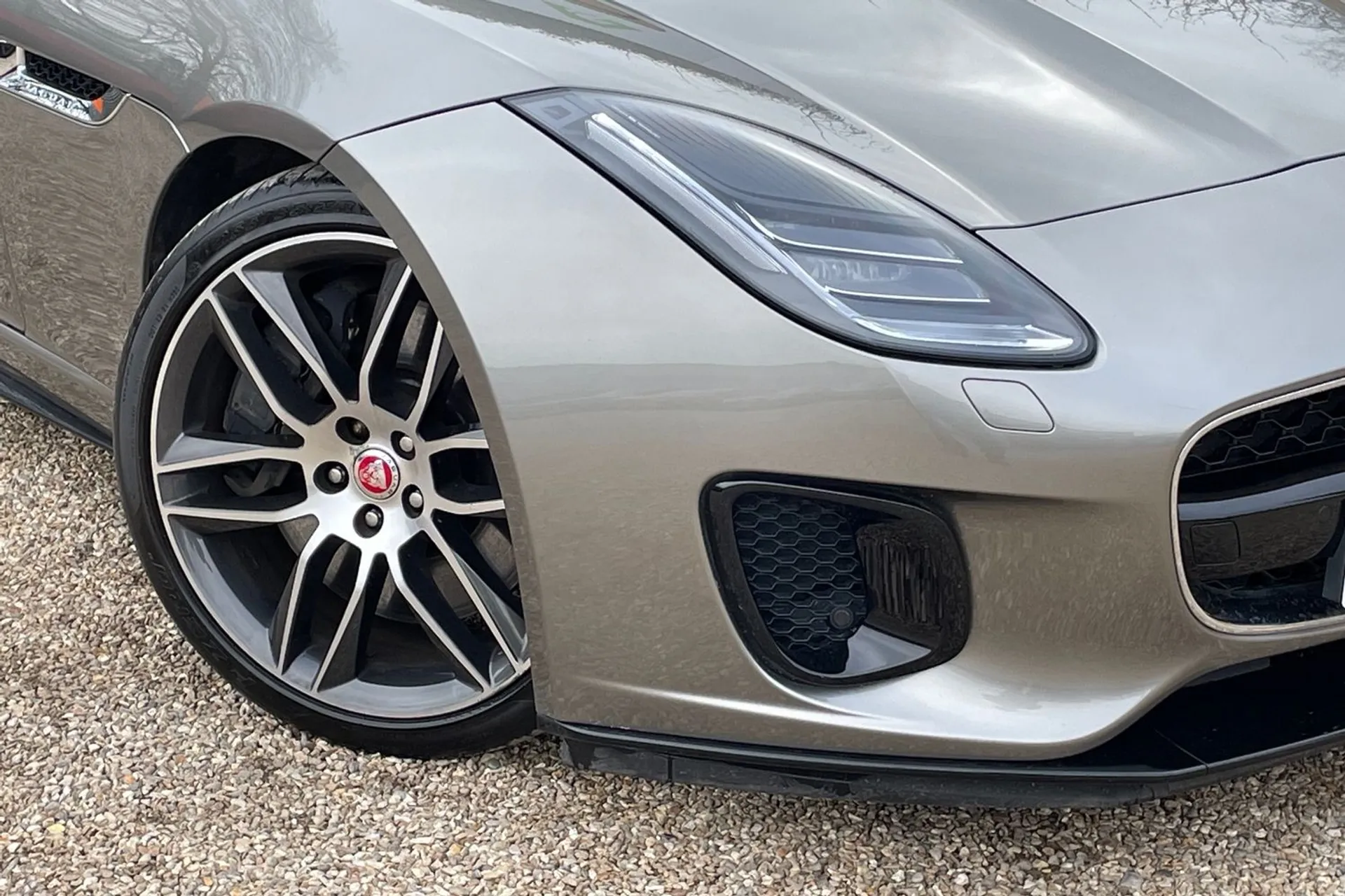 Jaguar F-TYPE thumbnail image number 7