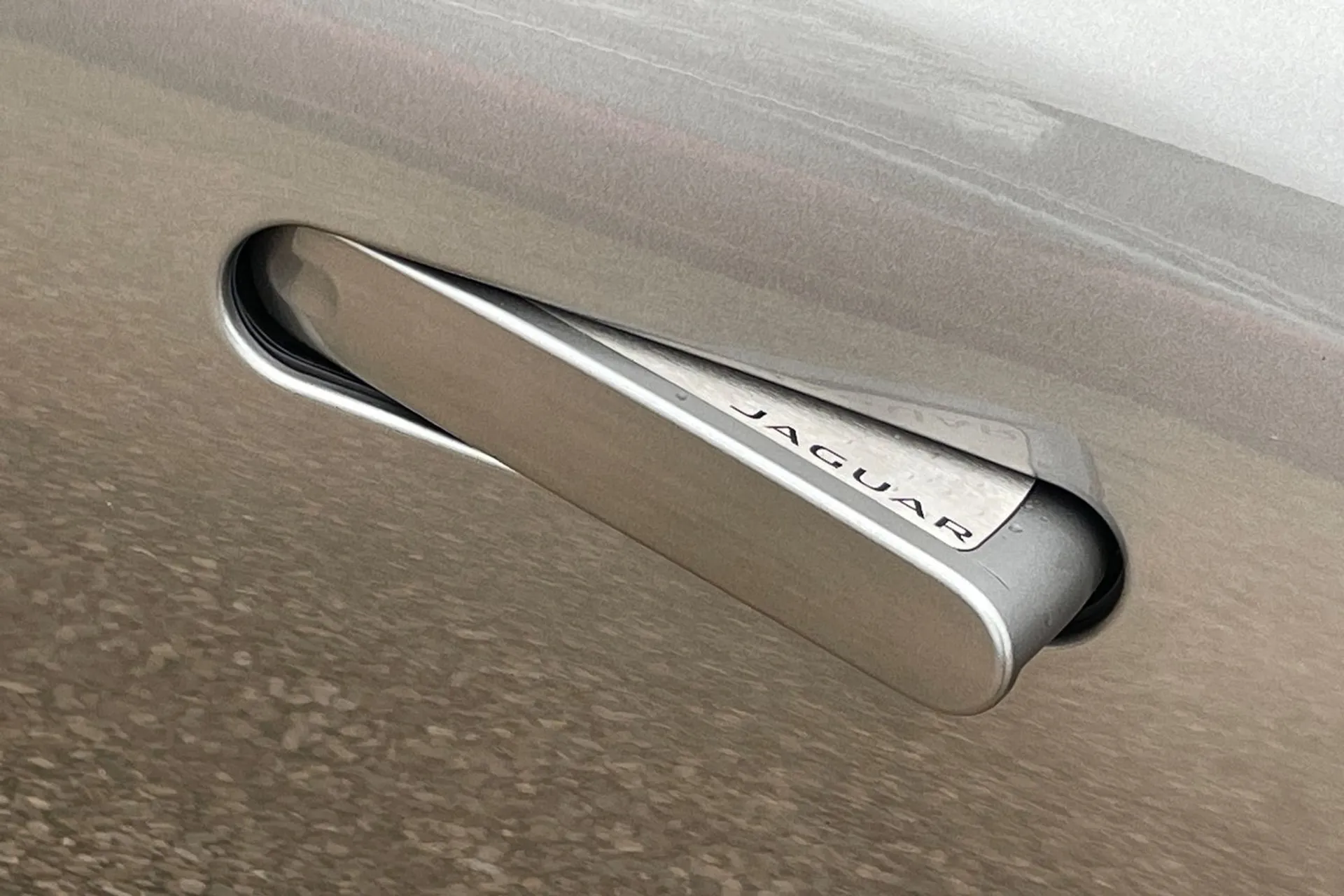 Jaguar F-TYPE thumbnail image number 16