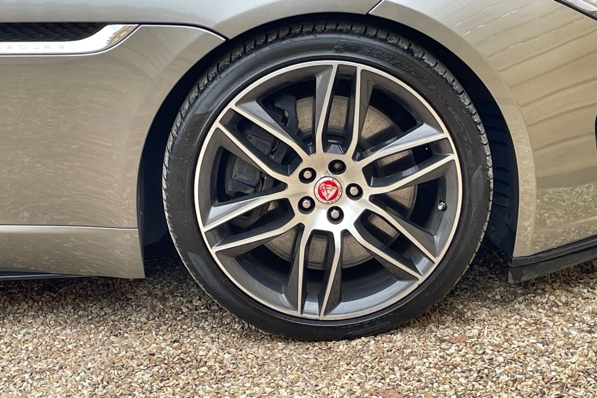 Jaguar F-TYPE thumbnail image number 14