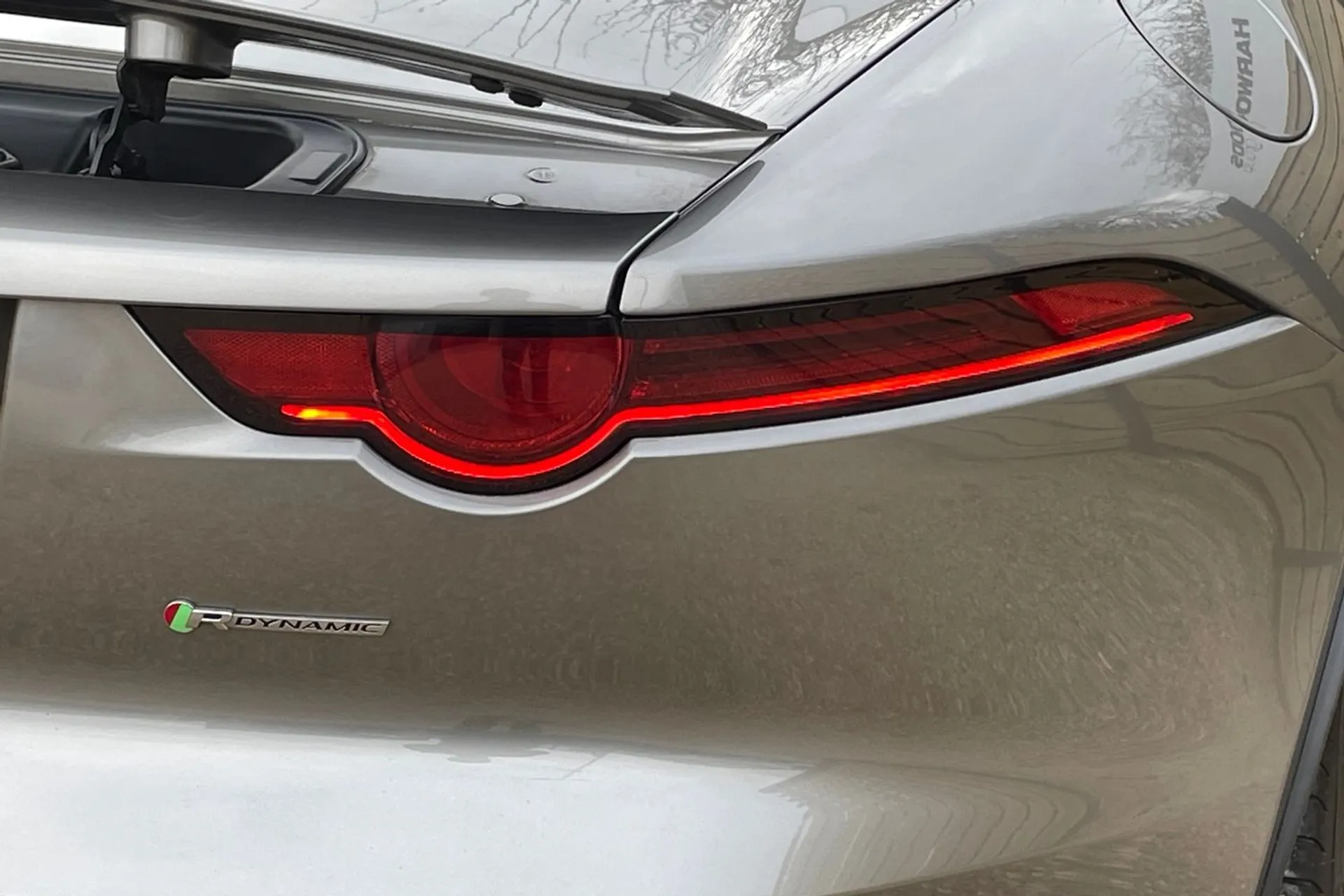 Jaguar F-TYPE thumbnail image number 21