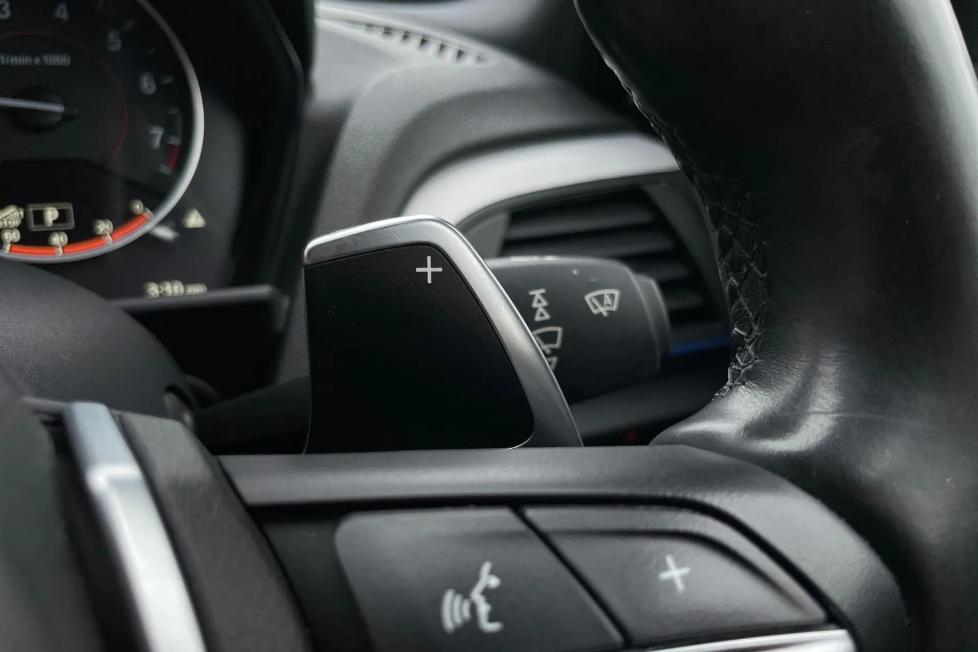 BMW 1 SERIES thumbnail image number 38