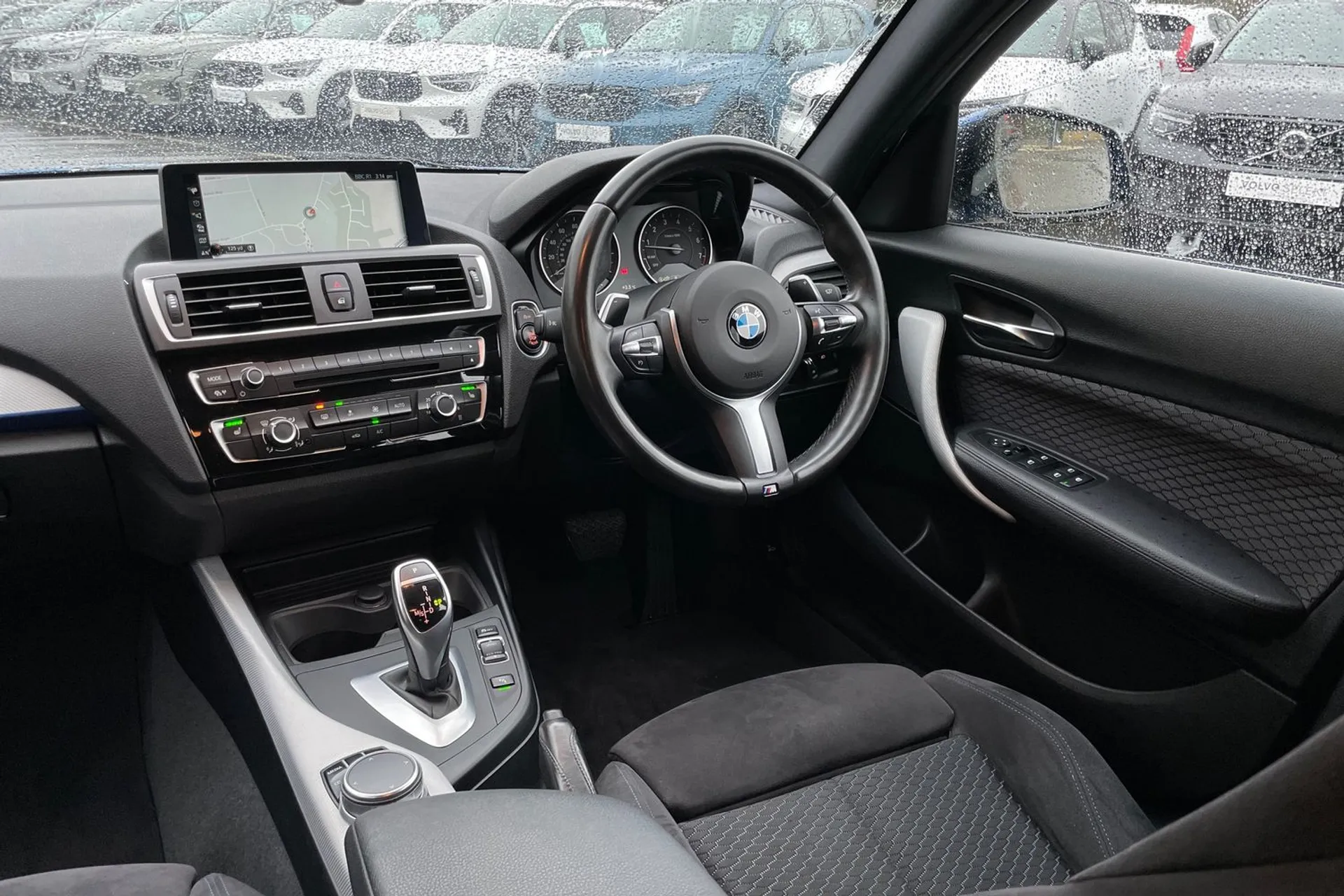 BMW 1 SERIES thumbnail image number 32