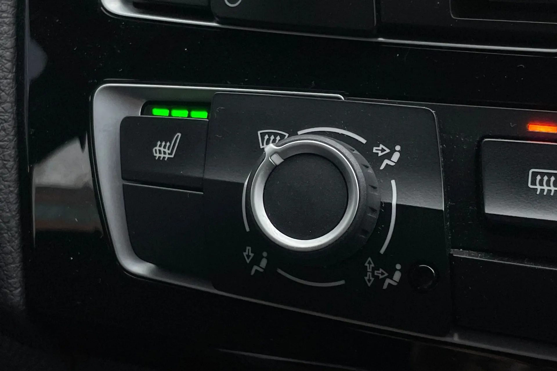 BMW 1 SERIES thumbnail image number 41