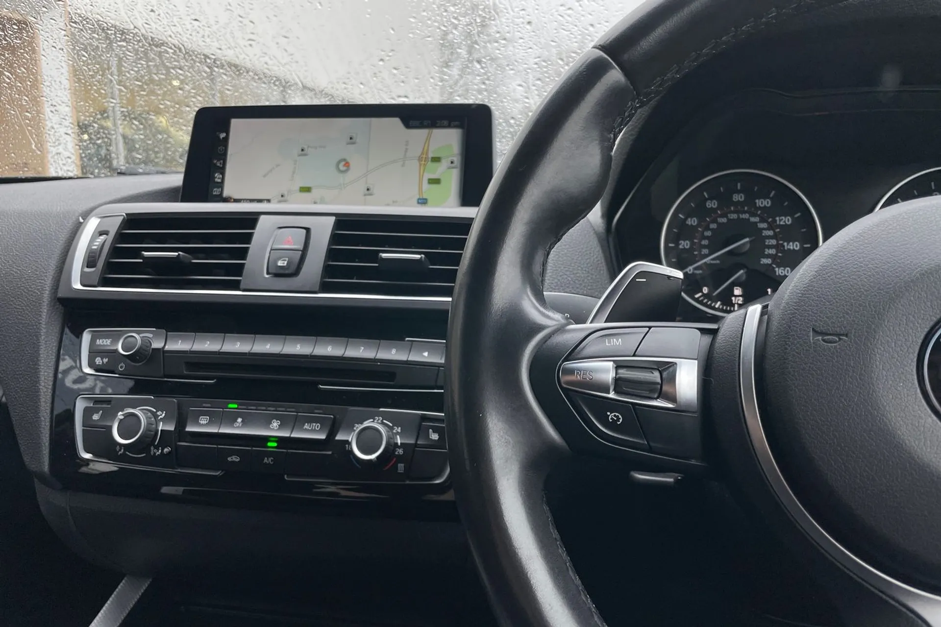 BMW 1 SERIES thumbnail image number 35