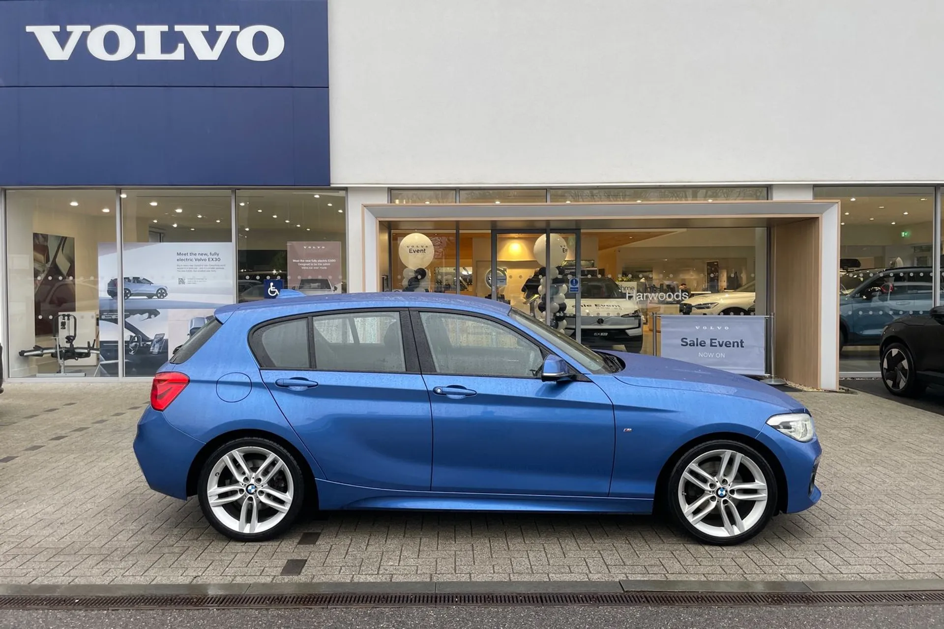BMW 1 SERIES thumbnail image number 2