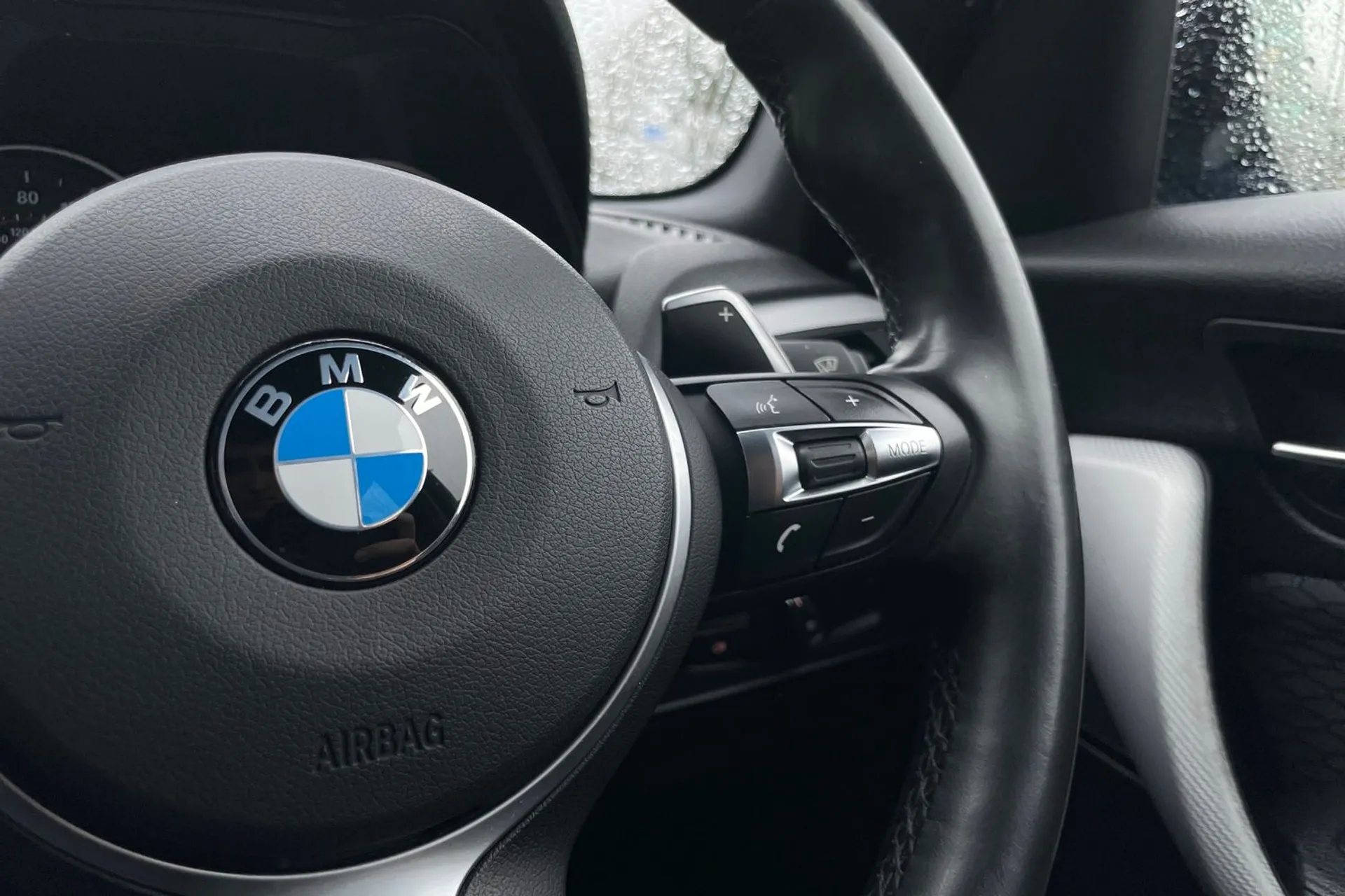 BMW 1 SERIES thumbnail image number 37