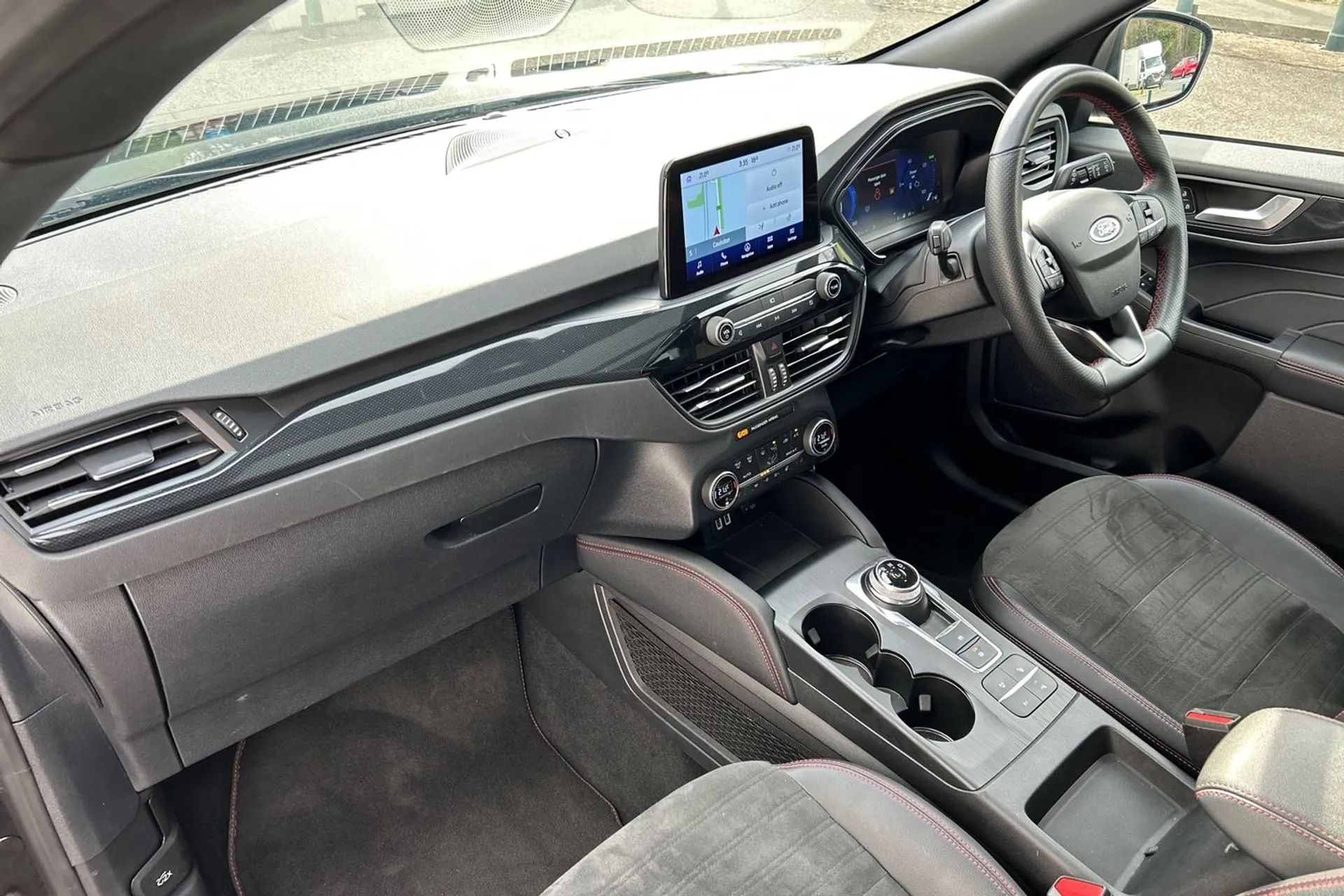 FORD KUGA thumbnail image number 18
