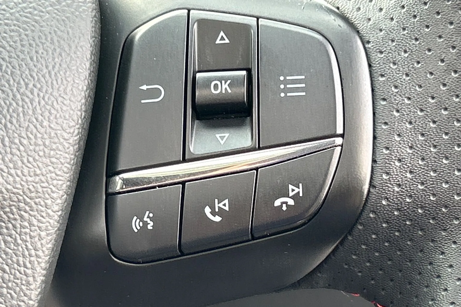 FORD KUGA thumbnail image number 45