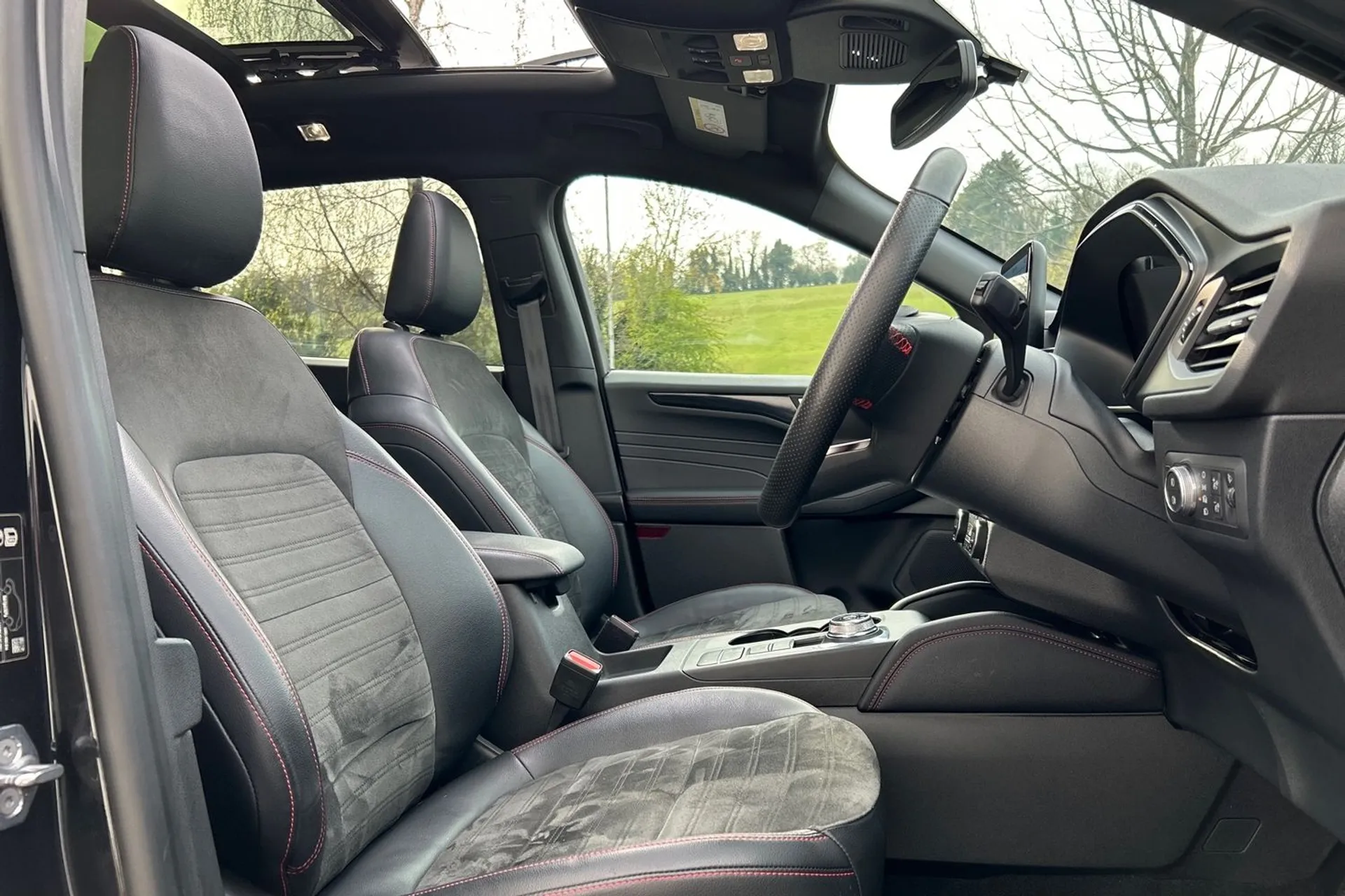 FORD KUGA thumbnail image number 12